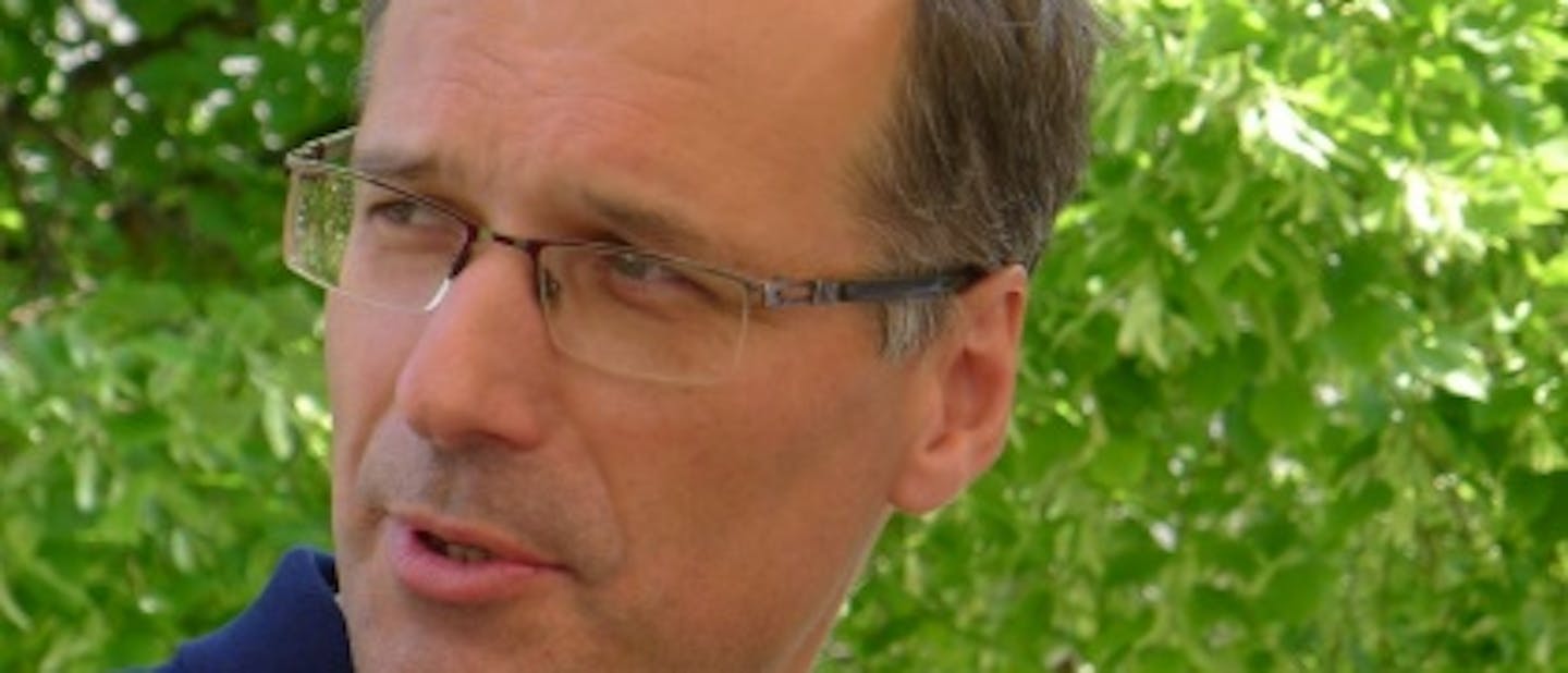 Sol zemlje, luč sveta in finančni škandali
