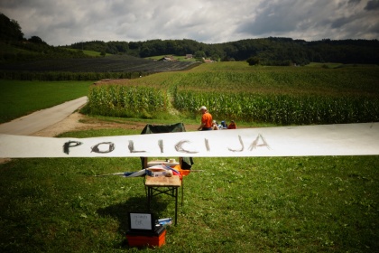 Poleti zdaj, z menoj v skavtski raj ...