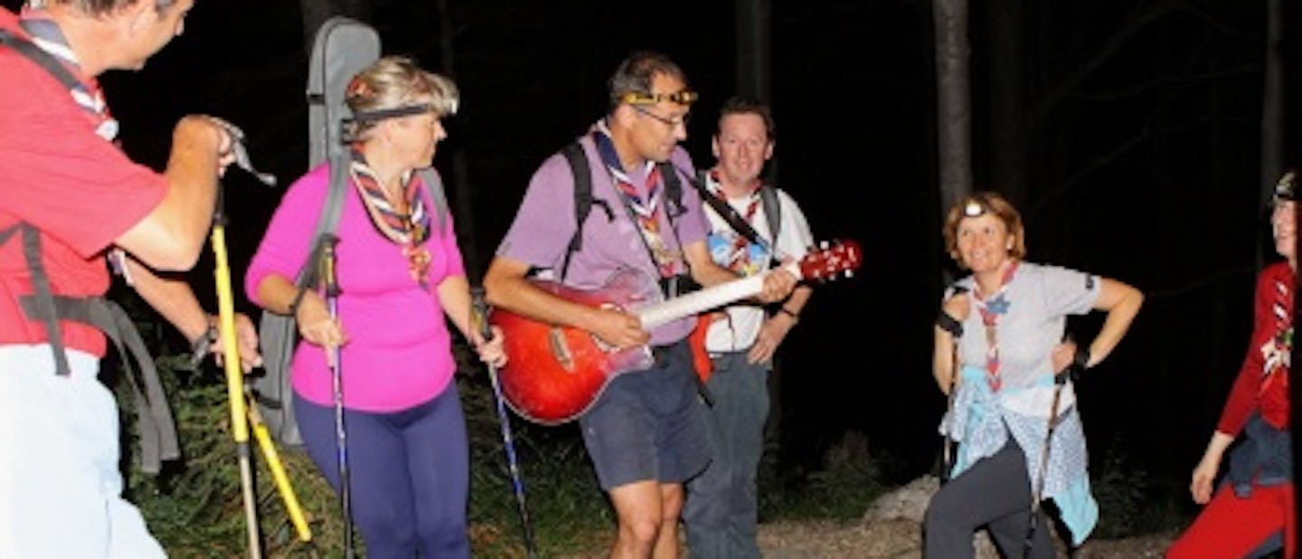 V mesečini na vrhu Blegoša je donela skavtska...