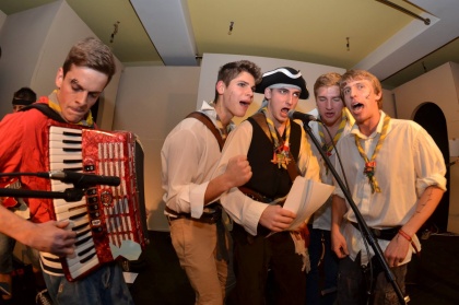 Gusarji v dvorani na Viru