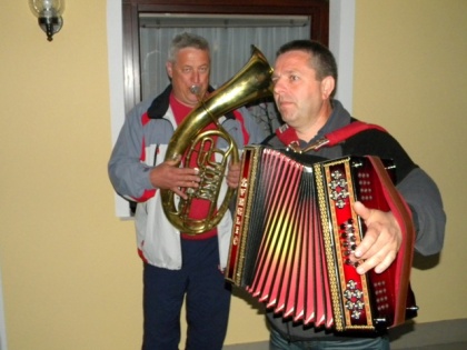 Zverinice in divji risi pri Mariji pod skalco