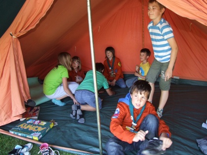 Postavili tabor v mestu