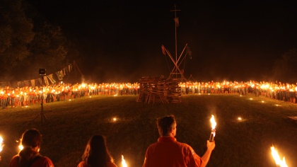 Ogenj v voditeljih že gori