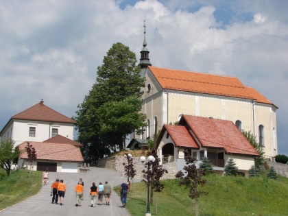 Sveta Neža nas je zvabila na Kum