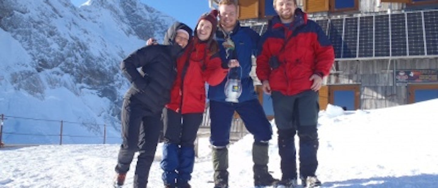 Luč miru iz Betlehema dosegla višave