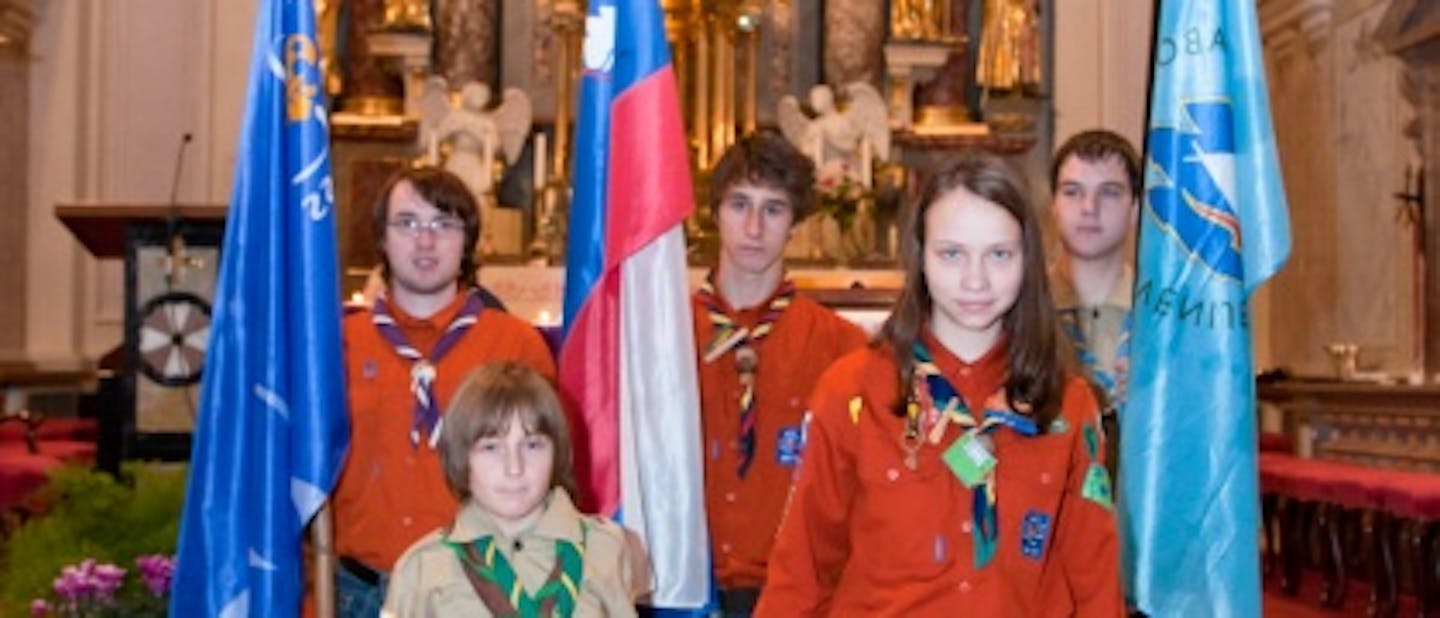 Sveti Vid ugleda Luč miru iz Betlehema (FOTO)