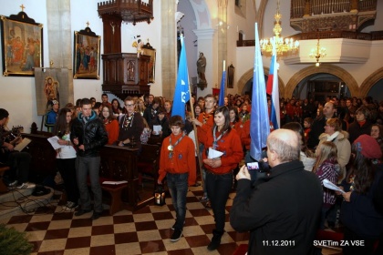 Naj sveti. S ponosom.