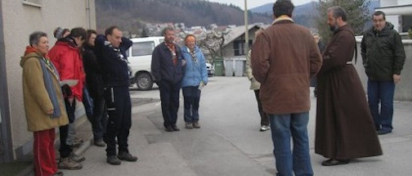 Odrasli skavti na Jurčičevem pohodu
