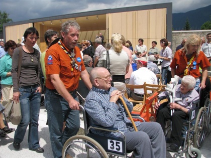 Skavtski "taksi" in druge službe na...