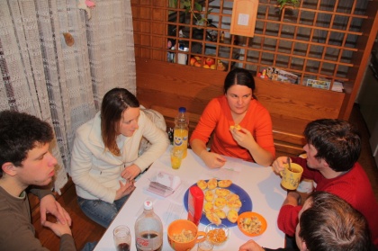 Od pobratenh klobas k pobratenim kruhkom = Od...