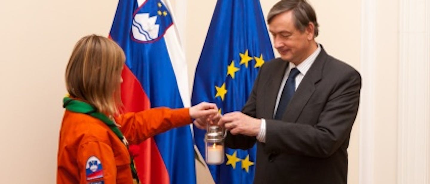 Luč Miru iz Betlehema potuje naokoli