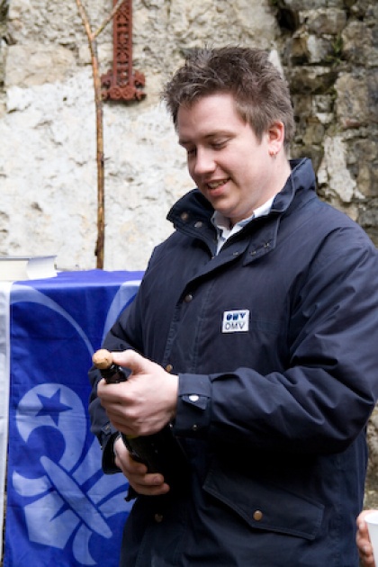 LUMBI klan podpisal...