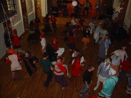 Pustni ples z legendarnimi KR-OFFi