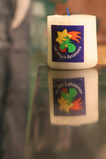 Luč miru iz Betlehema in Mirko dar
