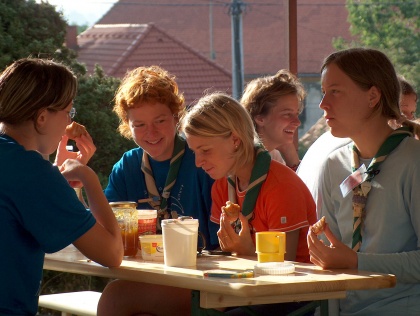 10+5 = malo za večnost, kar nekaj za človeško...