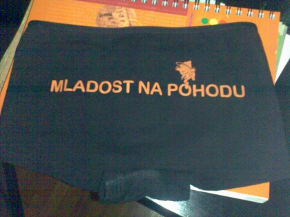 V skavtsko pisarno v spodnjicah