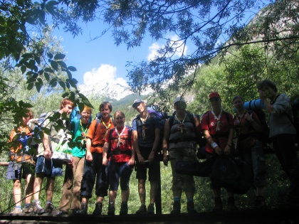 Glej daleč je vse bliže