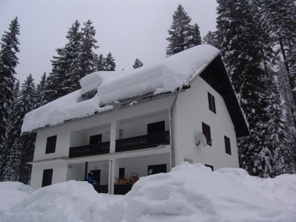 V taborih danes opisanih 50% hiš - nagradno...