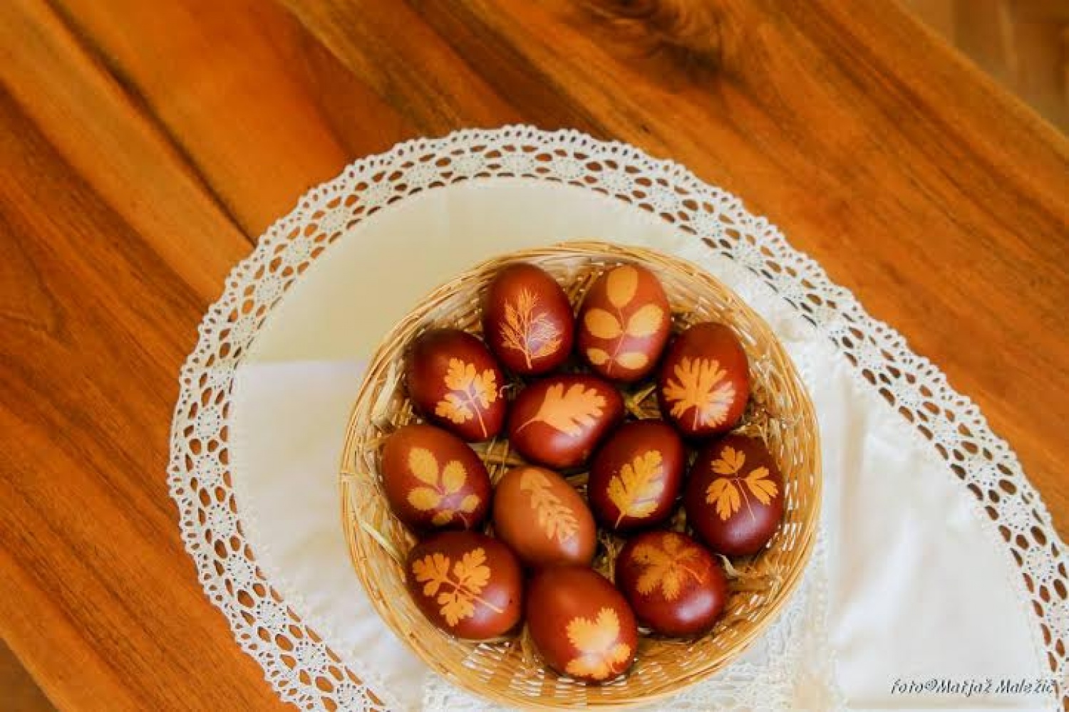 Pirhi iz čebulnih lupin