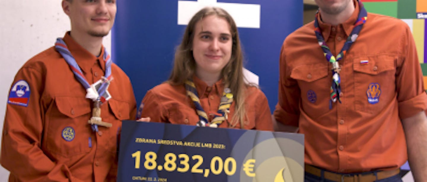 Skavti predali sredstva, zbrana v akciji Luč miru iz Betlehema 2023