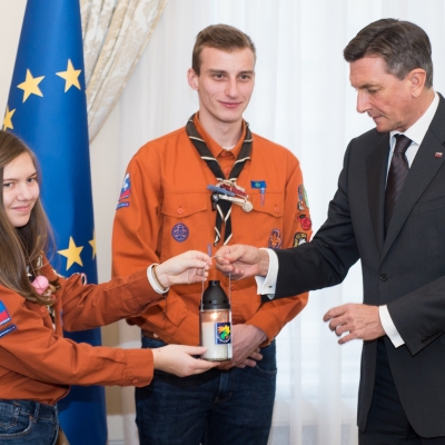 Sprejem Luči miru iz Betlehema pri predsedniku države in predsedniku vlade