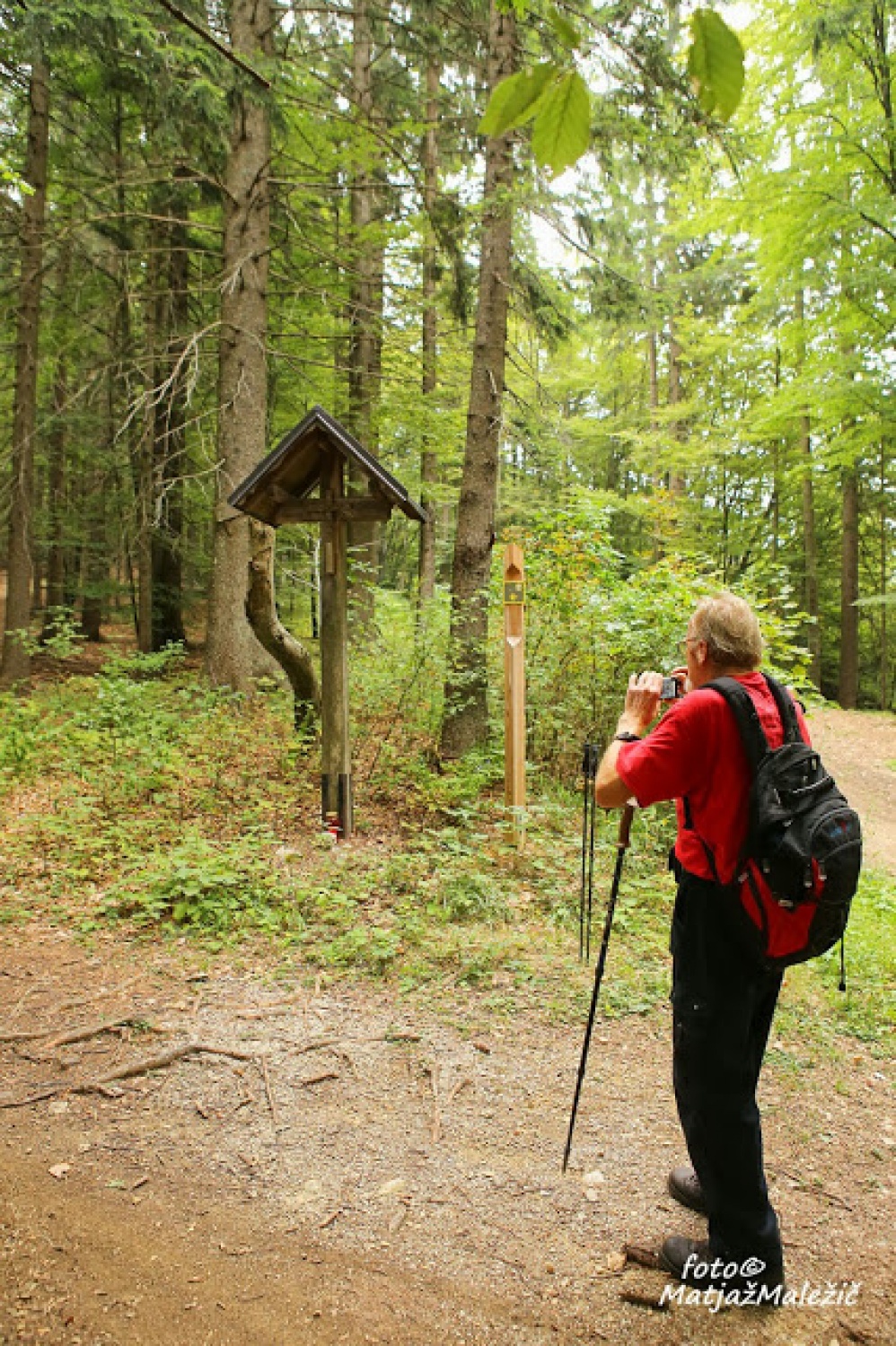 Znamenje na razcepišču poti