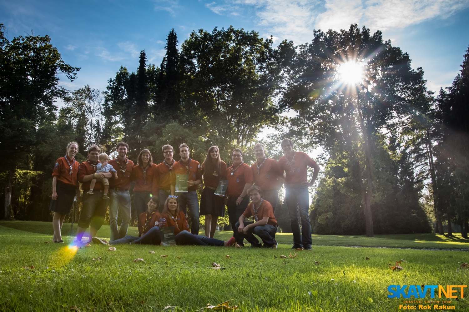 skupinska slika delegacije skavtov