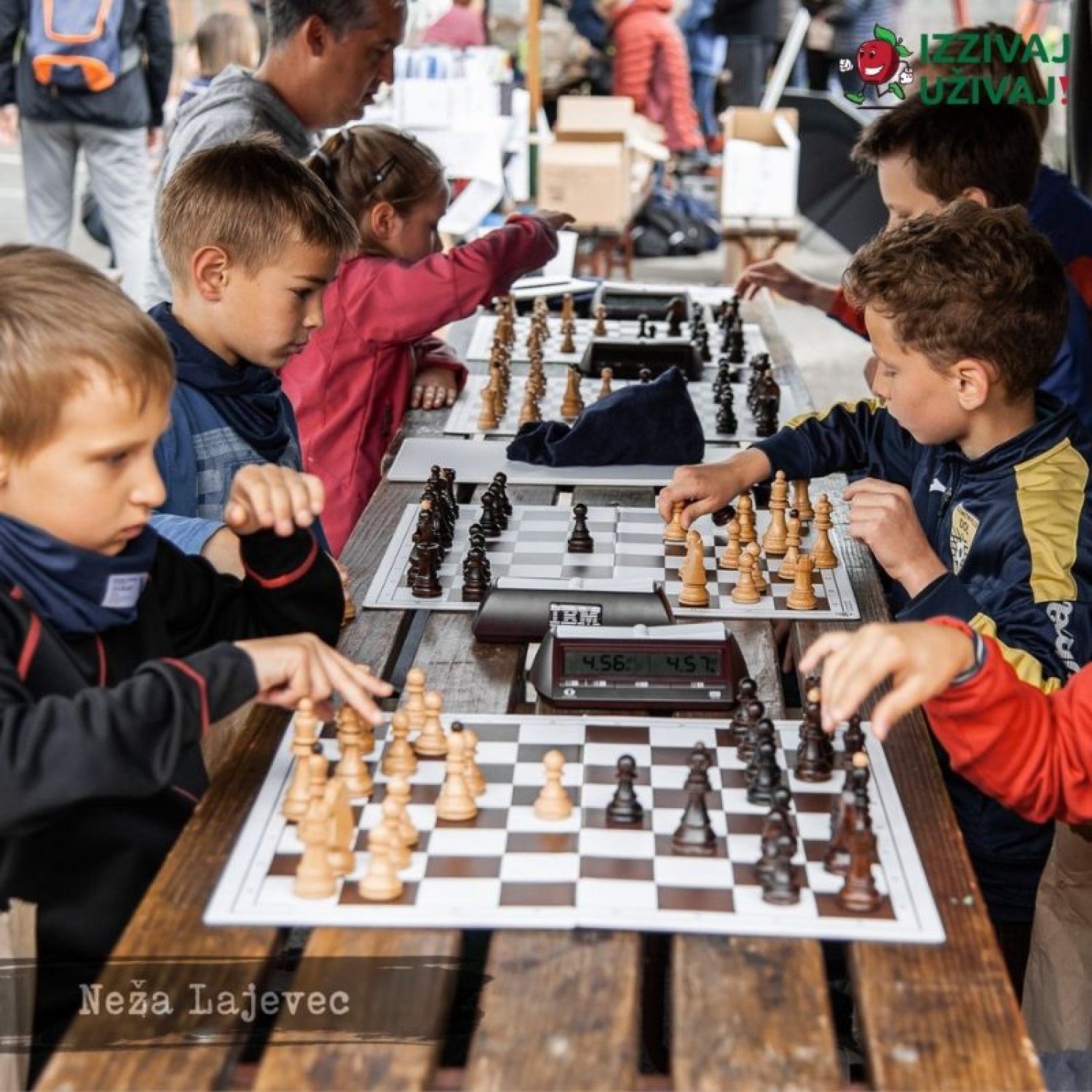 »Dvigni rit, bodi fit!«