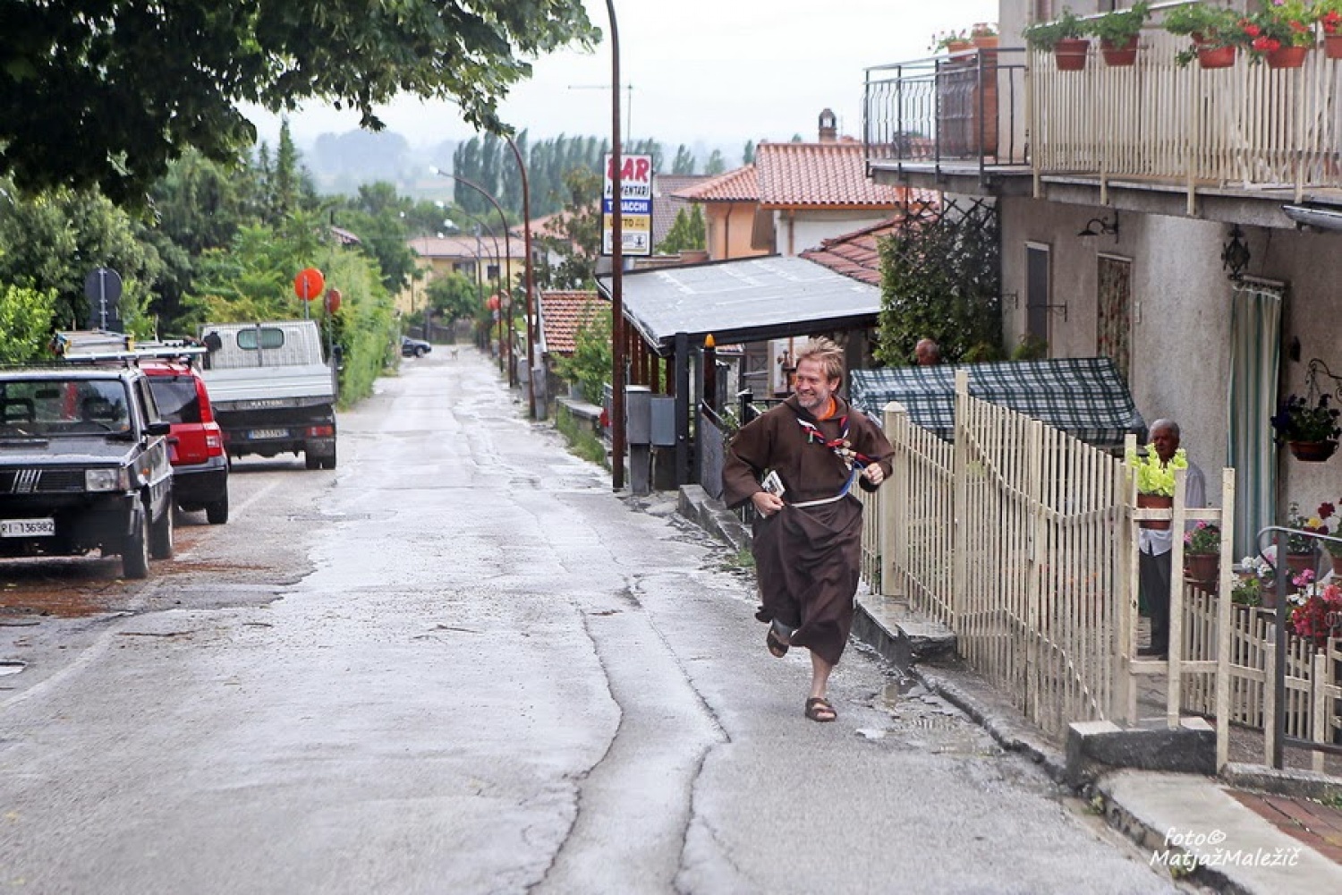 Iščemo Pogioo Bustone