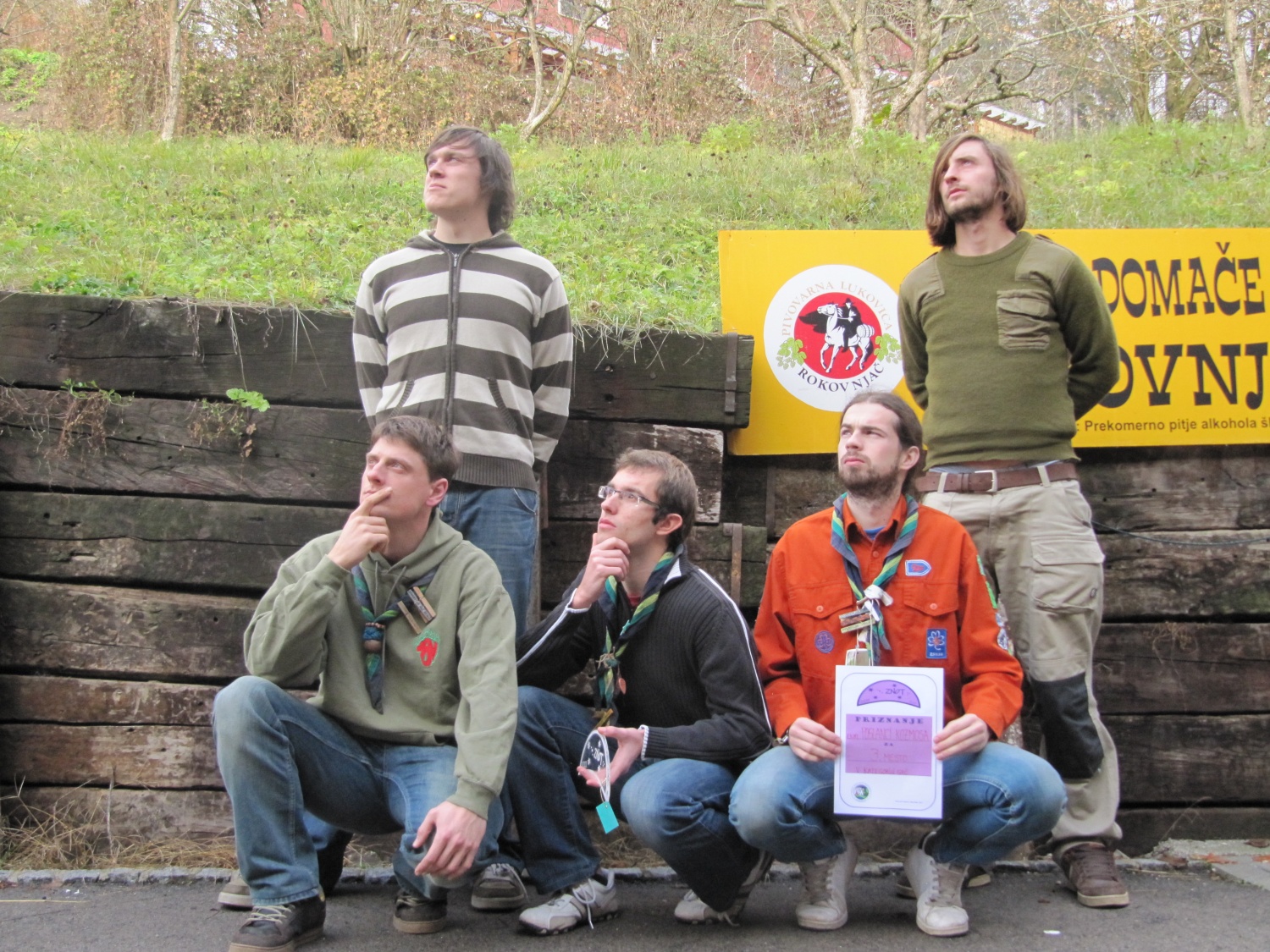 Ekipa Poslanci Kozmosa