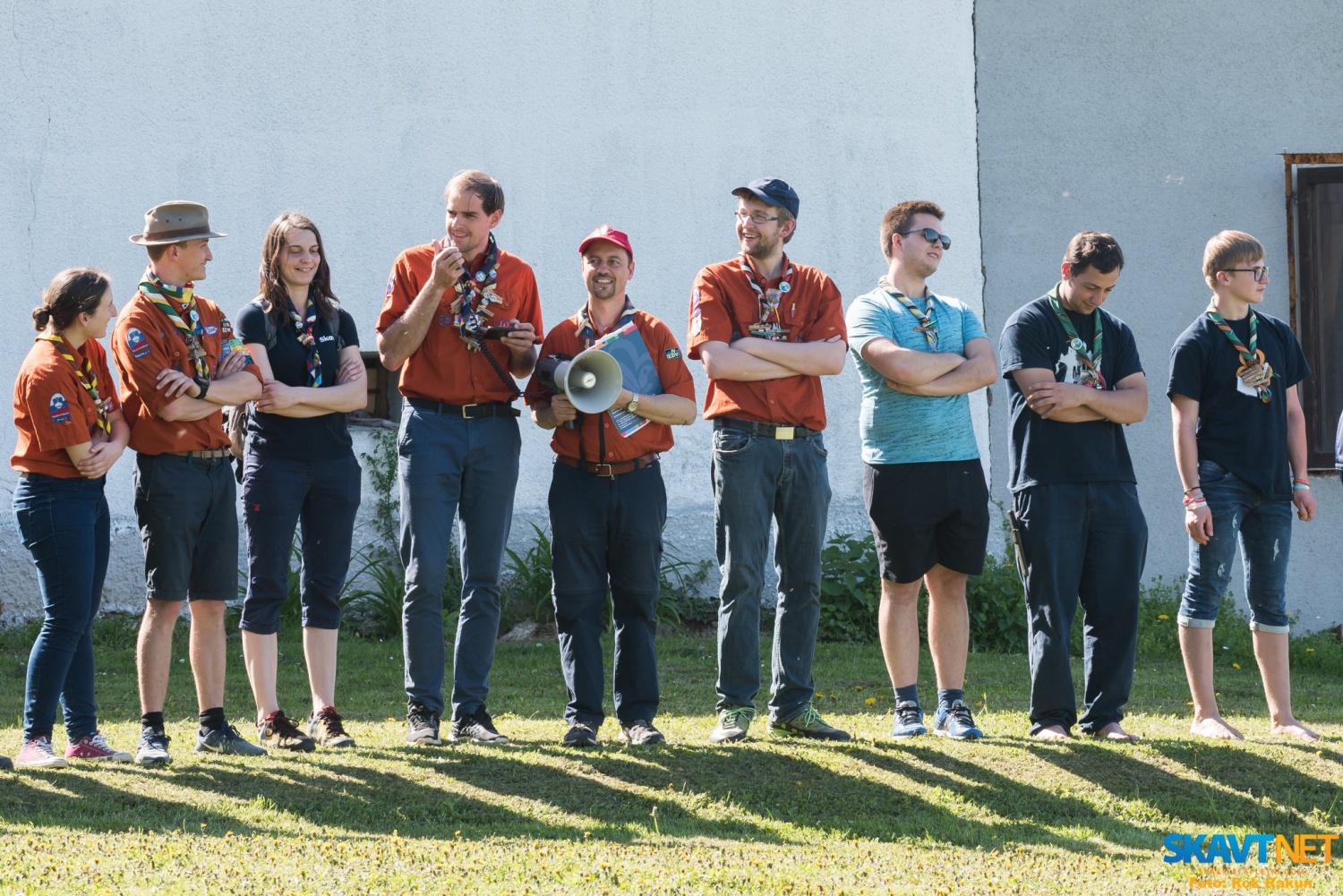 "Skavt, ne boj se, sledi moji slédi."