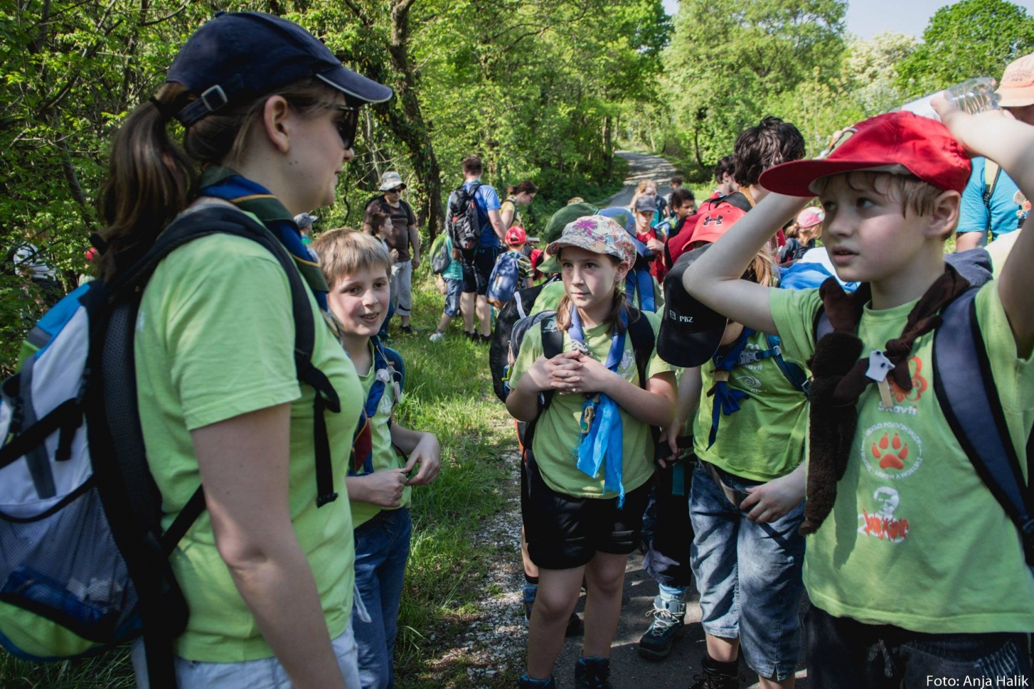 "Skavt, ne boj se, sledi moji slédi."