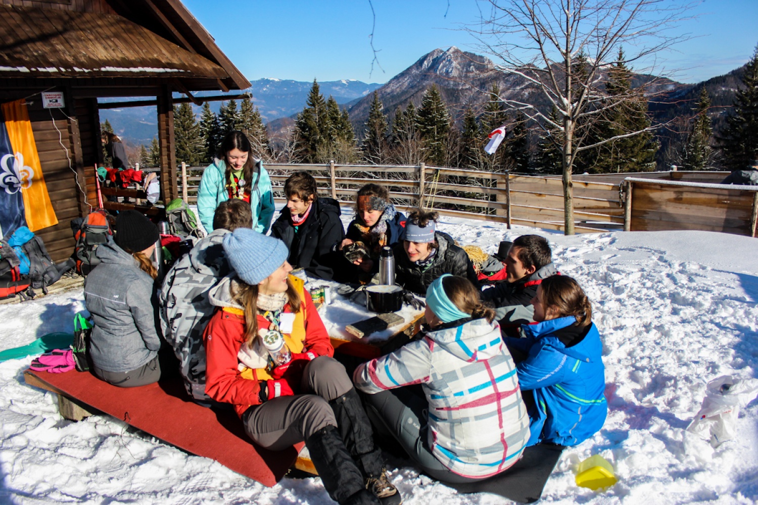 FOTO in VIDEO: V belem iskanju sreče