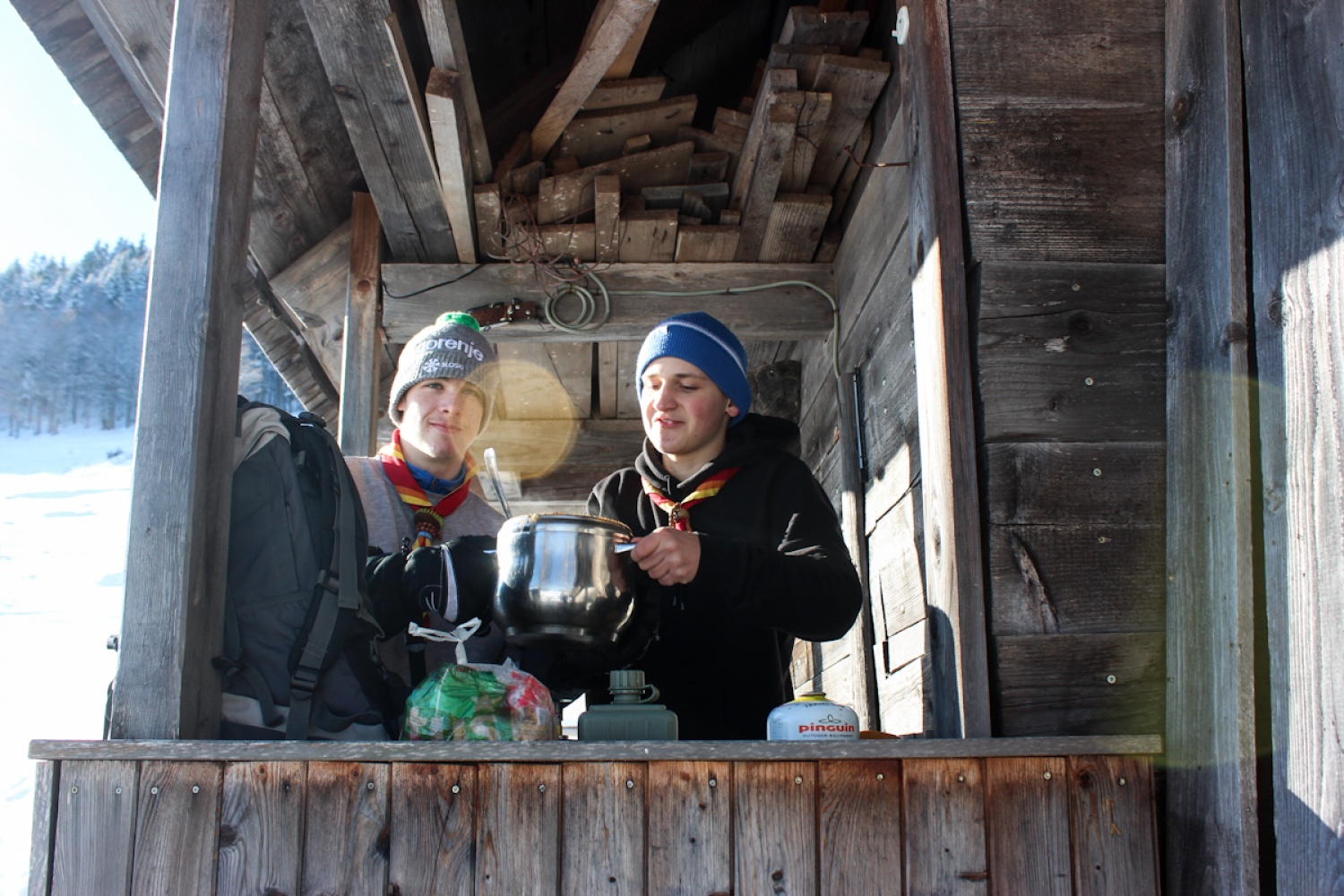 FOTO in VIDEO: V belem iskanju sreče