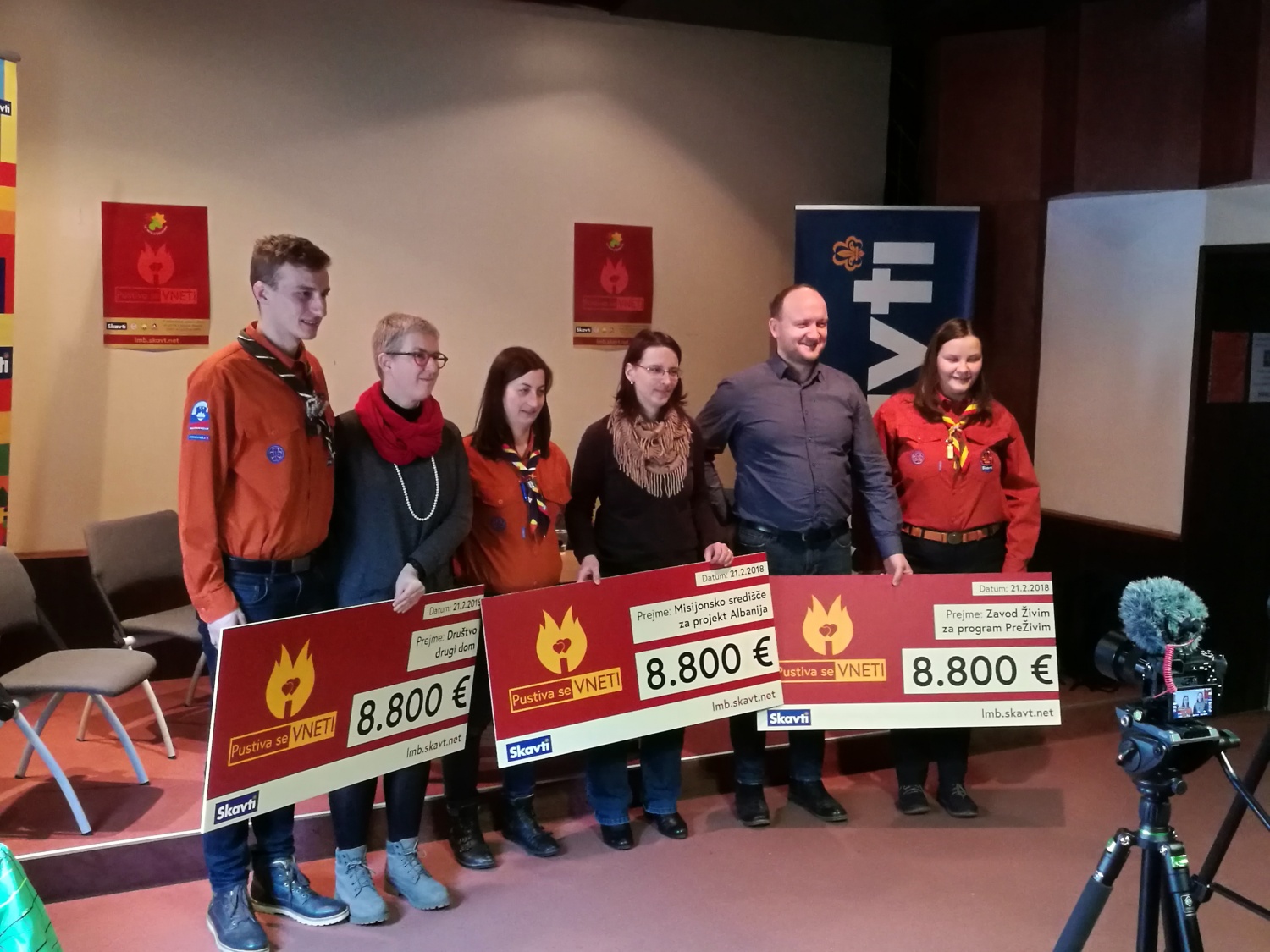 Podelili smo dobrodelna sredstva, zbrana z akcijo Luč miru iz Betlehema