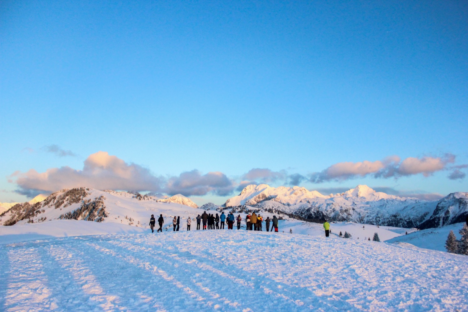 FOTO in VIDEO: V belem iskanju sreče