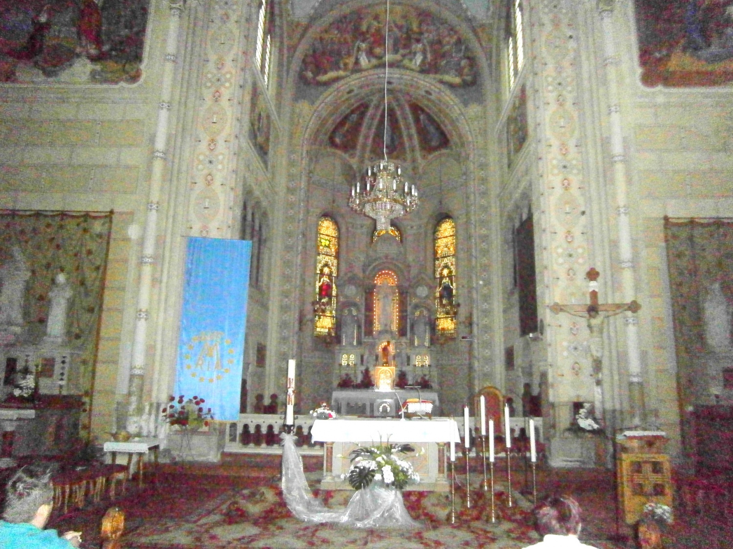 v baziliki Marije Lurške