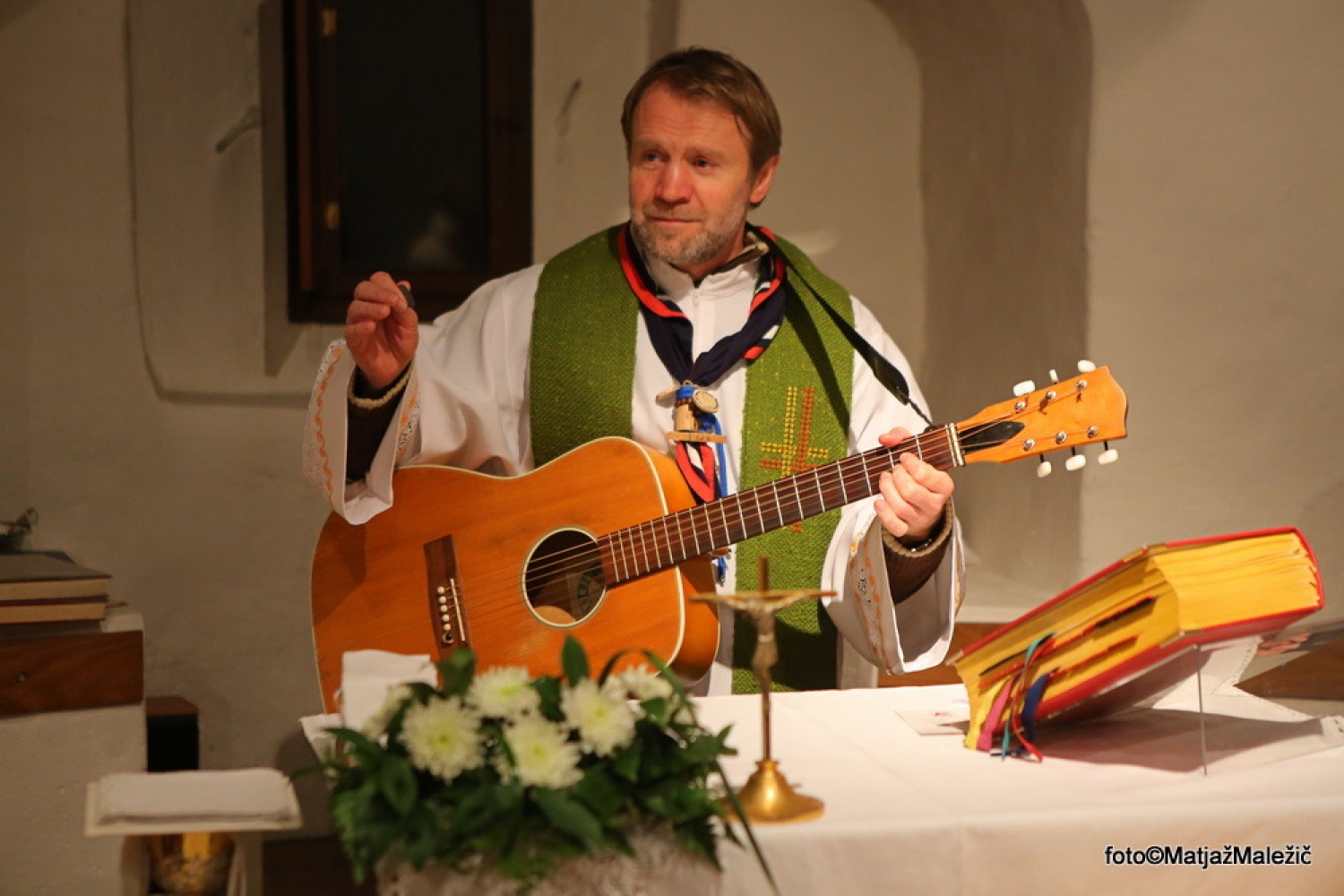 Br. Stane z nepogrešljivim instrumentom