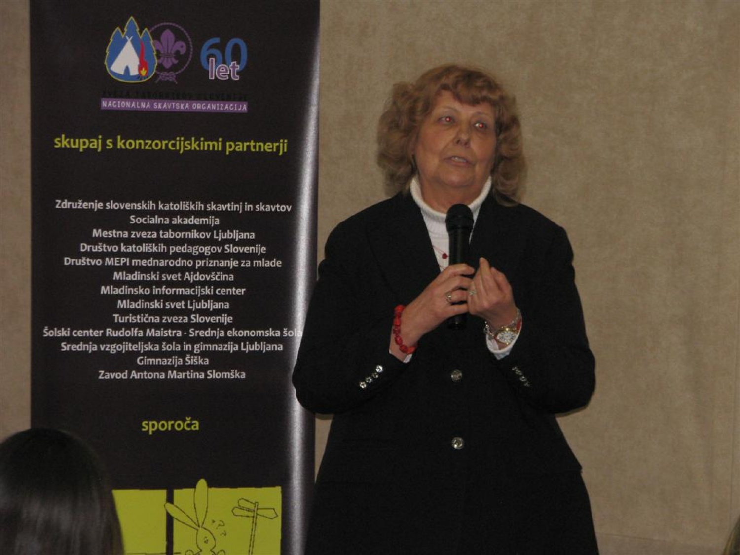 Konferenca "Medgeneracijsko sodelovanje: Pogled mladih", ki se je odvijala v Ljubljani in na kateri so izredno aktivno vlogo odigrali skavti - sedanji voditelji in tisti, ki so zdaj že na drugih mestih  v družbi, je prinesla veliko svežih idej.