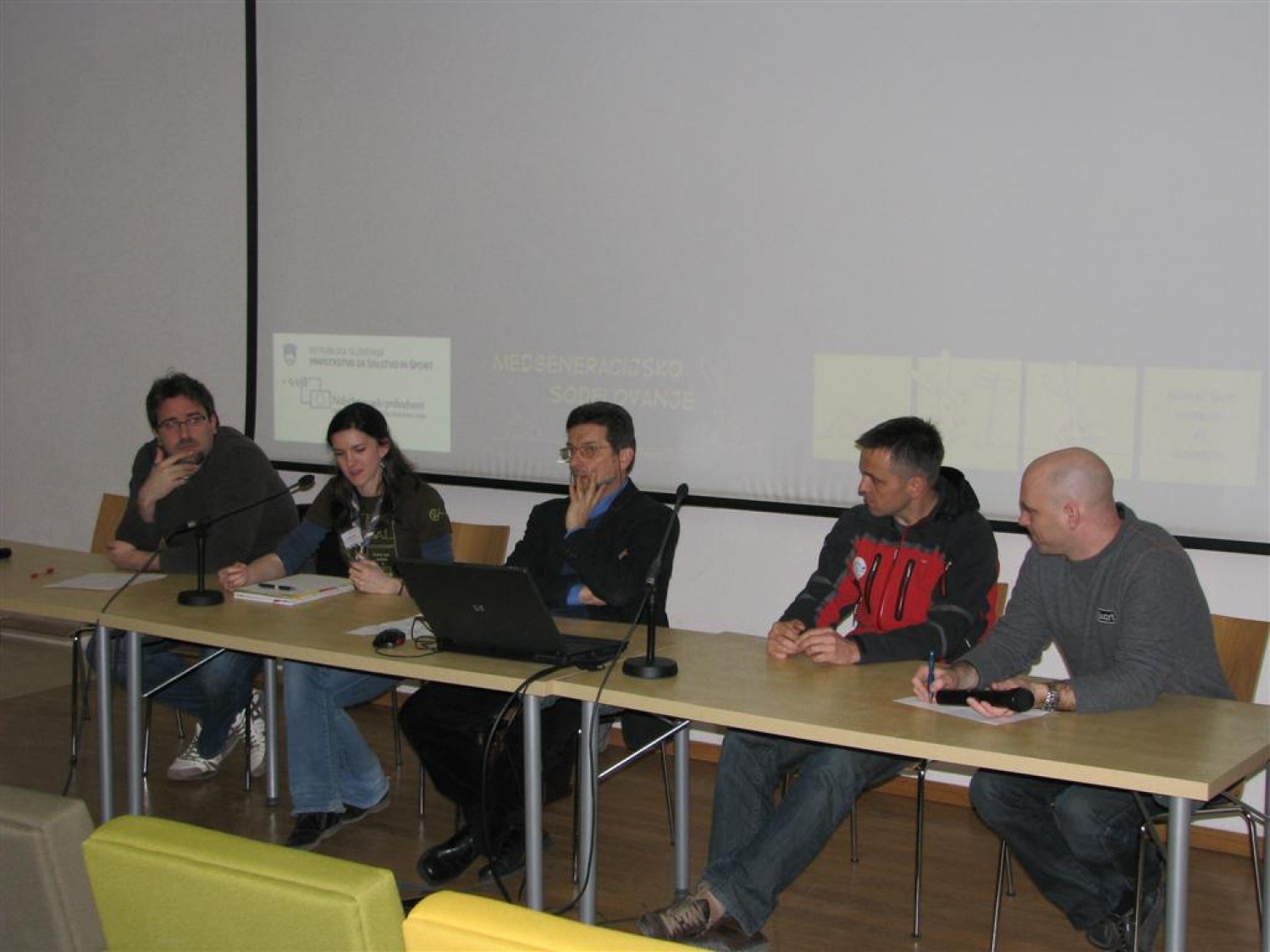 Konferenca "Medgeneracijsko sodelovanje: Pogled mladih", ki se je odvijala v Ljubljani in na kateri so izredno aktivno vlogo odigrali skavti - sedanji voditelji in tisti, ki so zdaj že na drugih mestih  v družbi, je prinesla veliko svežih idej.