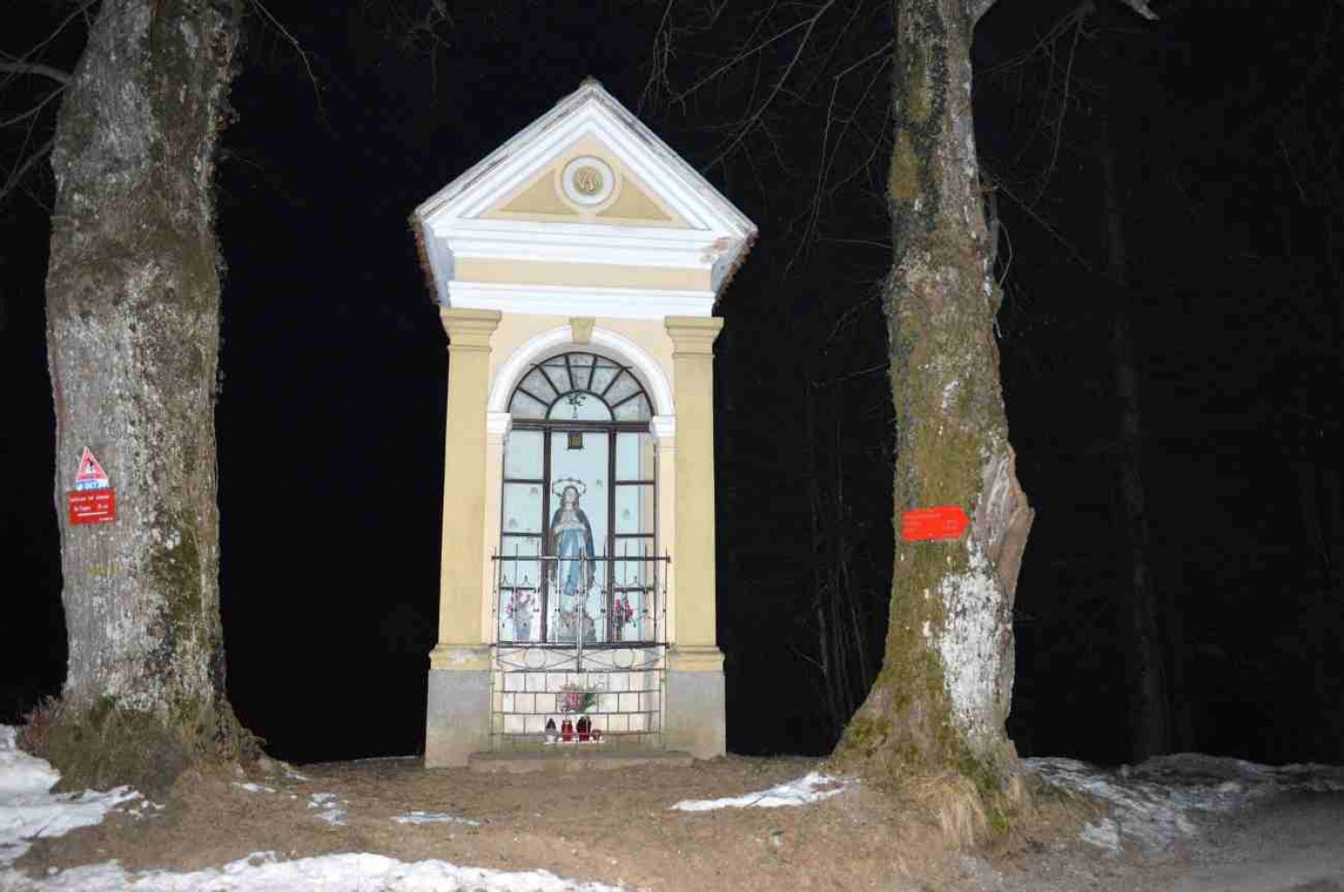 Jemčeva kapelica na križpotju