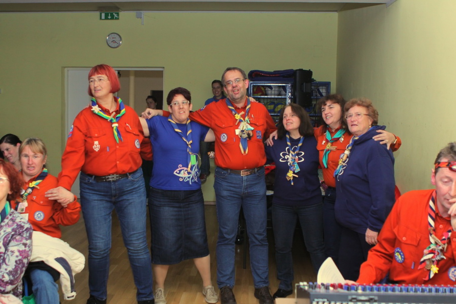 Občinstvo sodeluje s petjem