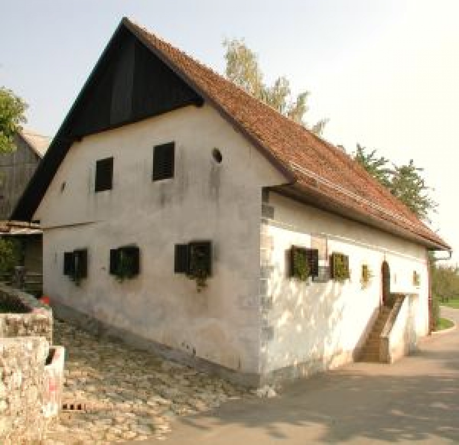 Pesnikova rojstna hiša v Vrbi