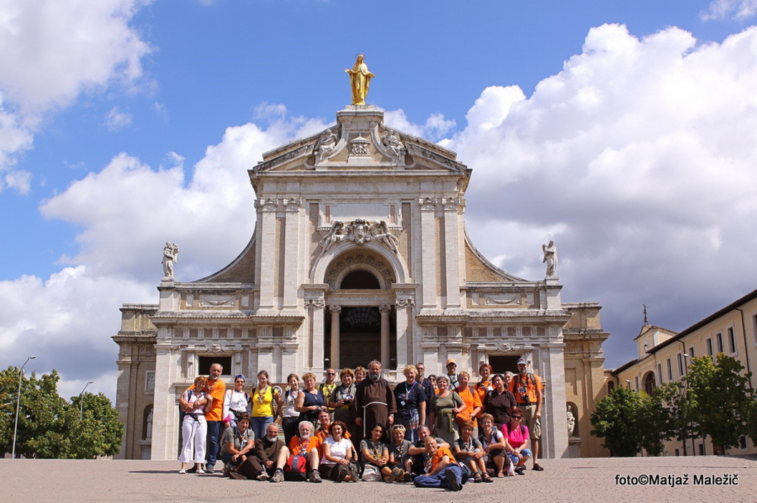 Porcijunkula podnevi - zunaj