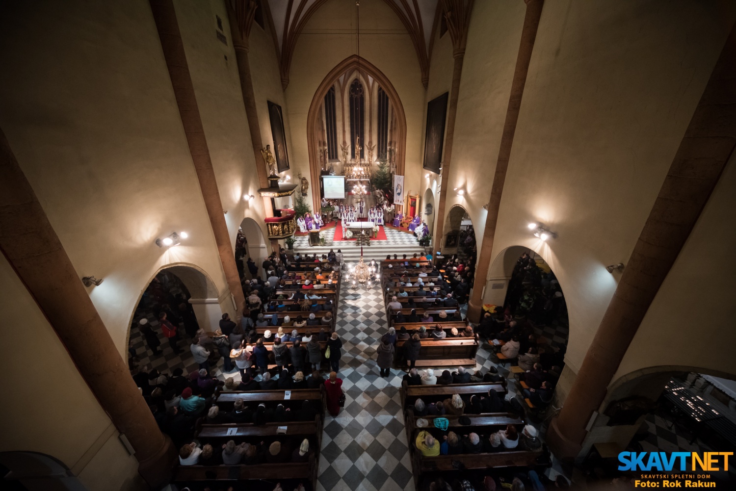 FOTO in VIDEO: Čuj, res gori!