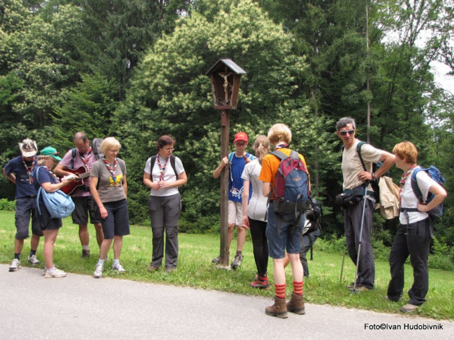 Postaja za molitev in pesem