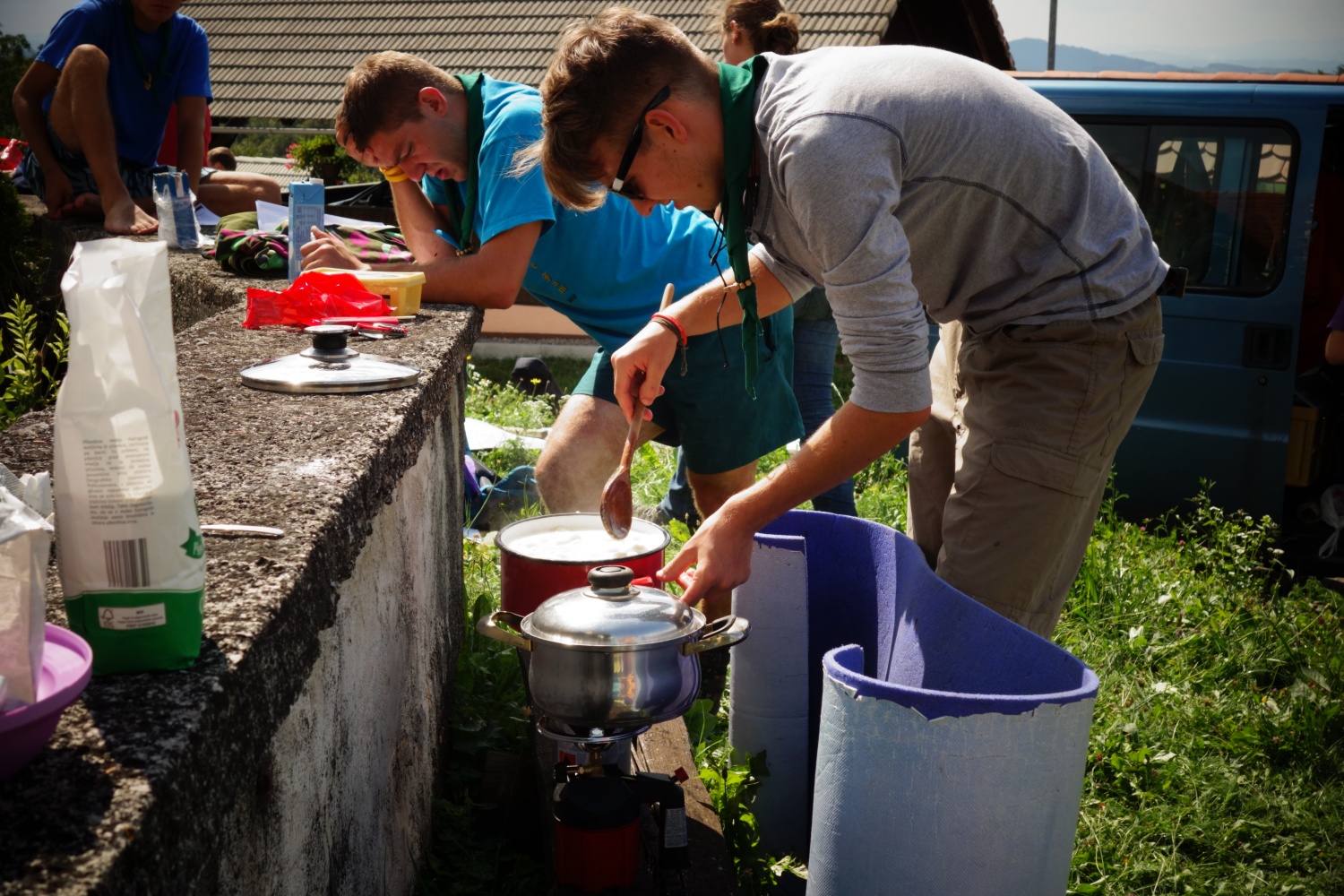Poleti zdaj, z menoj v skavtski raj ...
