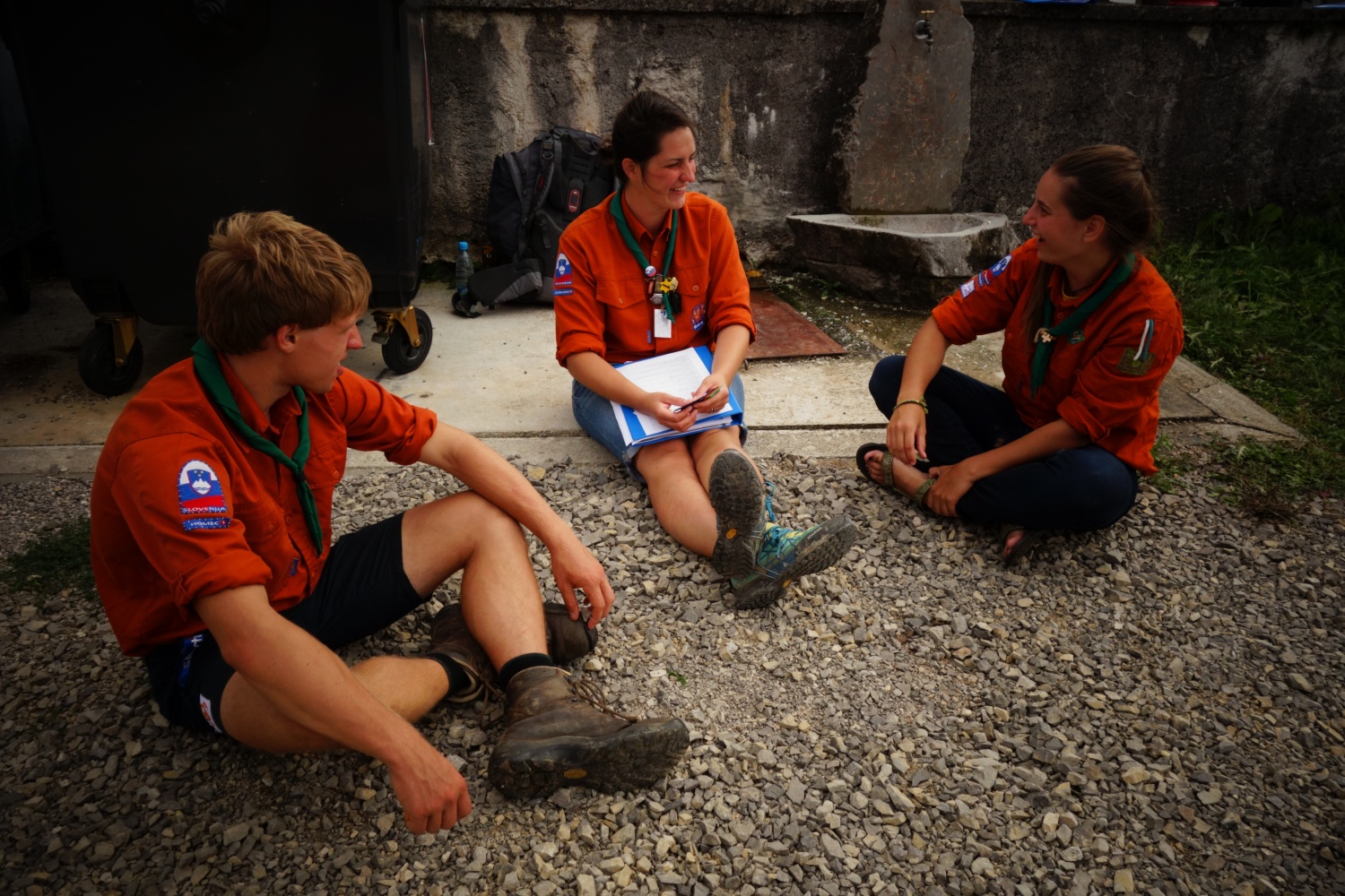 Poleti zdaj, z menoj v skavtski raj ...