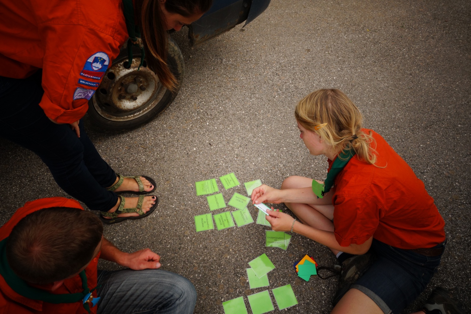 Poleti zdaj, z menoj v skavtski raj ...