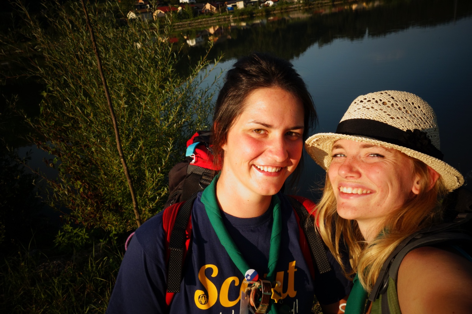 Poleti zdaj, z menoj v skavtski raj ...